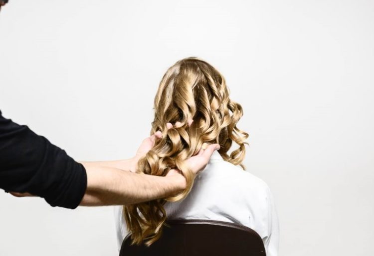 Get The Perfect Glam Waves With This Step-by-step Tutorial