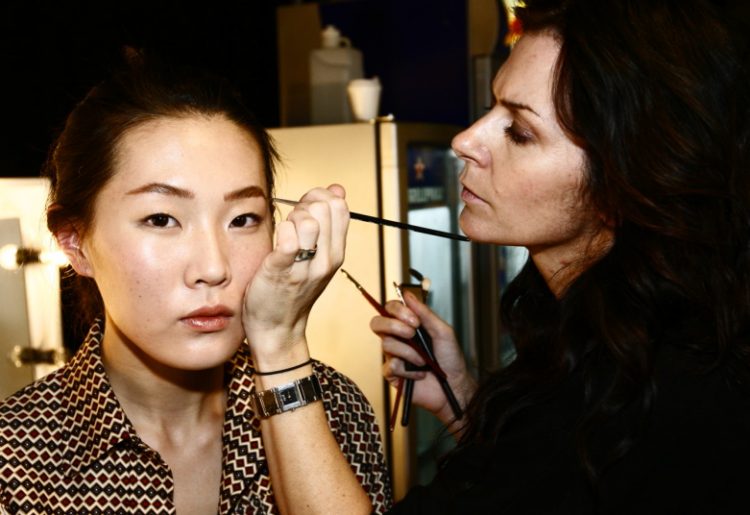 The Benefits of Getting a Makeup Artist Certification