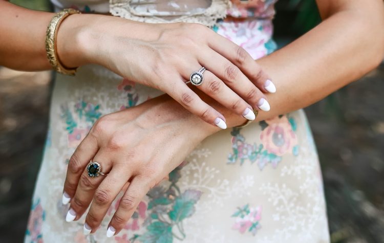 Retro Manicure Looks For Your Next Holiday Party